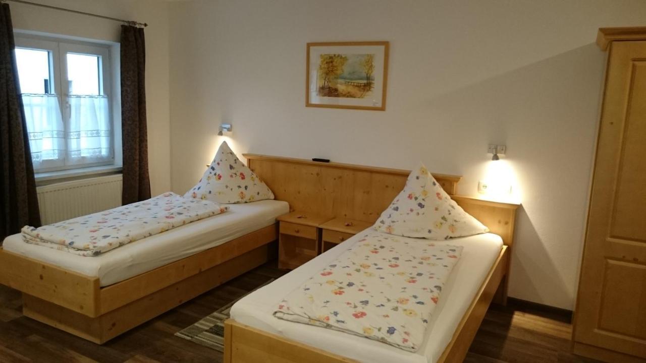 Muehldorfer Hof Otel Altötting Oda fotoğraf