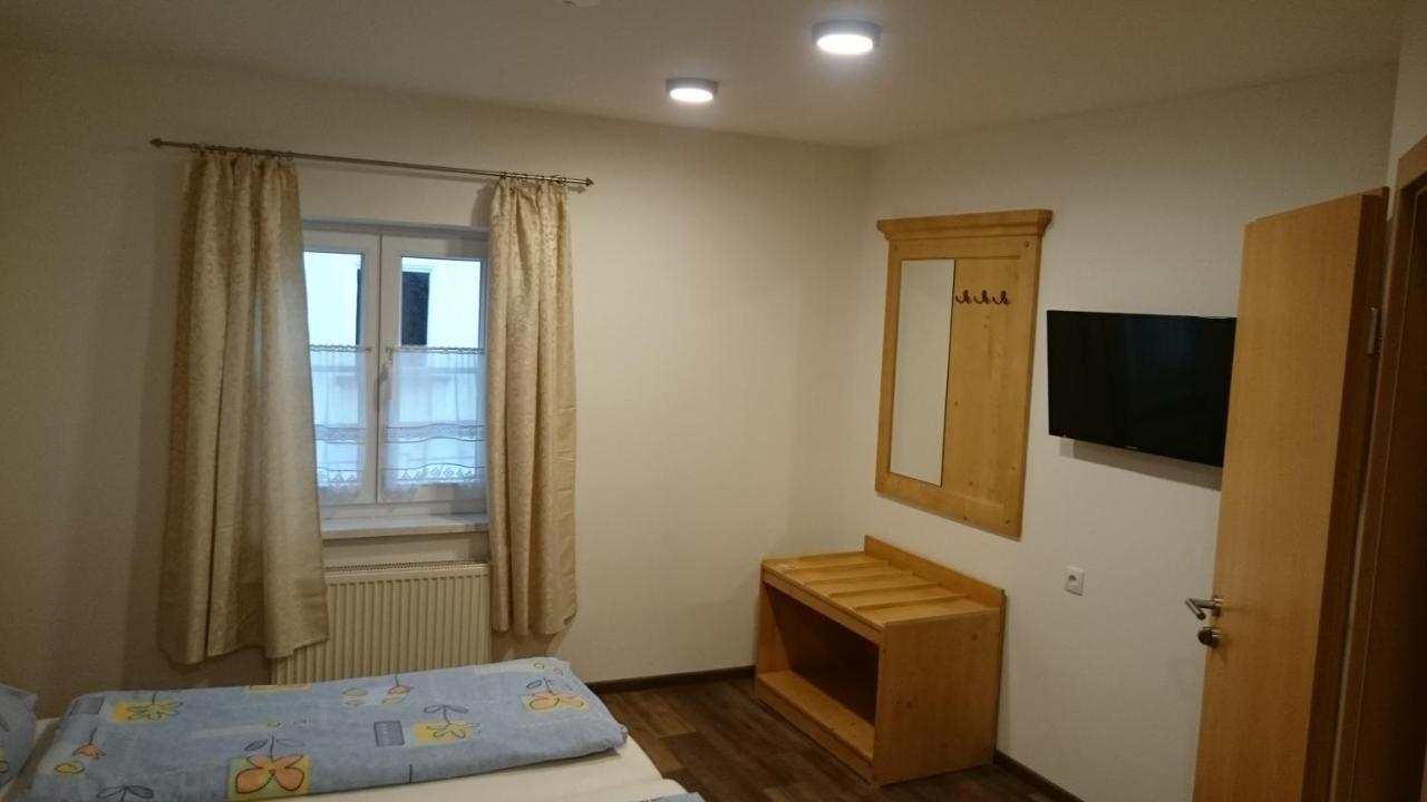Muehldorfer Hof Otel Altötting Oda fotoğraf