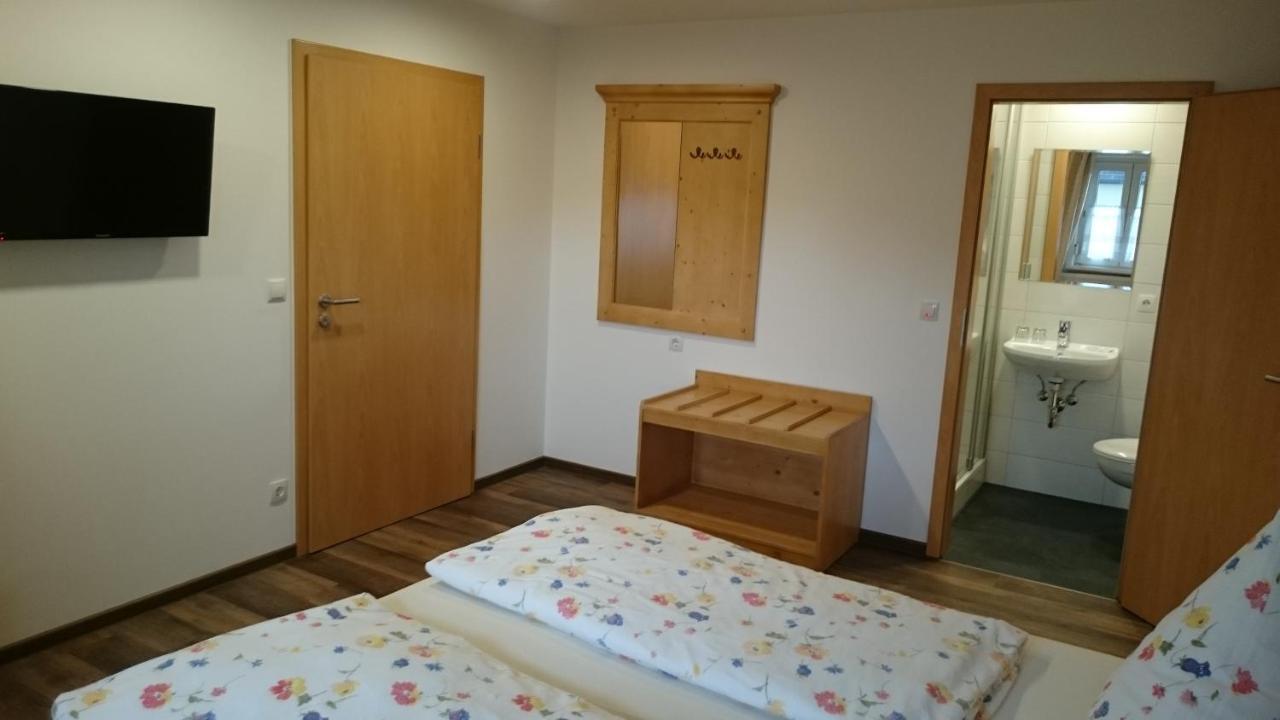 Muehldorfer Hof Otel Altötting Oda fotoğraf